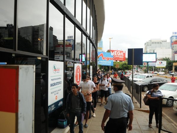 Estudiantes brasileños radicados en Paraguay podrán salir del país