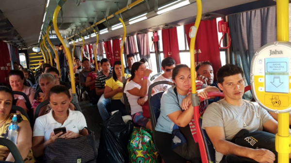HOY / Quitaron aglomeración de buses pero la misma la trasladaron afuera