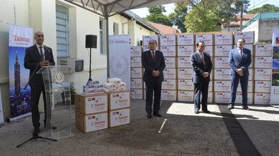 Taiwán dona un millón de tapabocas y gorros quirúrgicos para personal de blanco | .::Agencia IP::.
