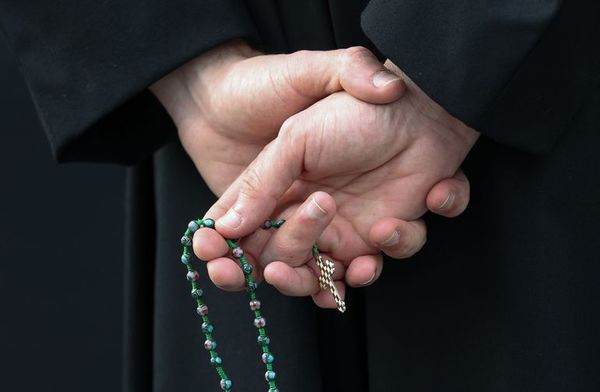 Iglesia concede perdón de los pecados a enfermos de coronavirus y a cuidadores - Mundo - ABC Color