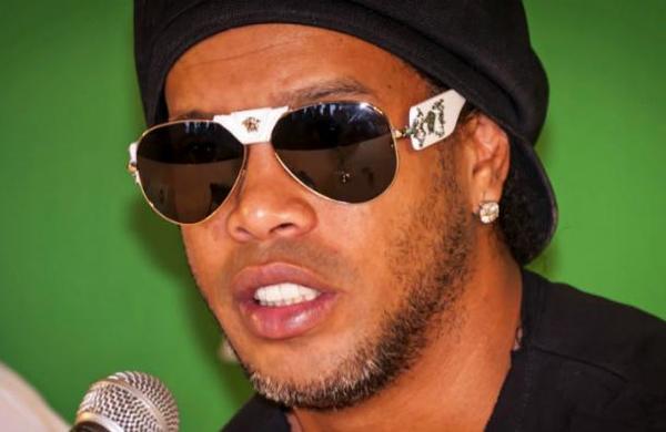 'Lo vi un poco desanimado': amigo revela cómo Ronaldinho pasa sus días detenido - SNT