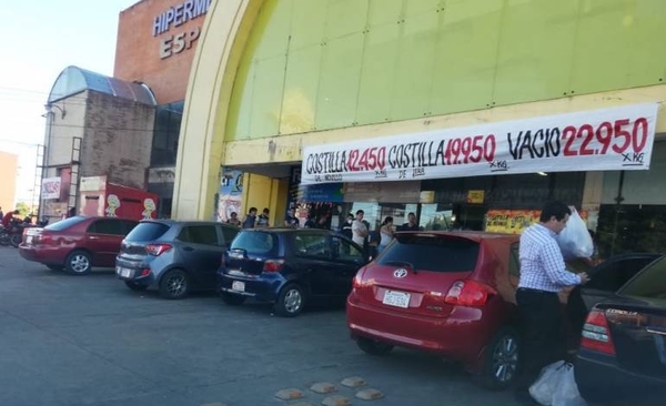 HOY / Largas filas en supermercados ante rumores de cierre: Capasu confirma que no habrá desabastecimiento