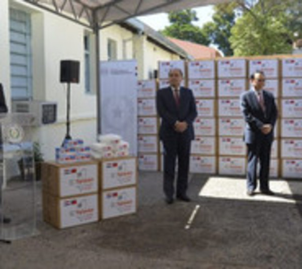 Donan 1 millón de tapabocas a personales de blanco - Paraguay.com