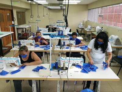Desde el SNPP fabrican tapabocas para contribuir en la lucha contra el Covid-19 - ADN Paraguayo