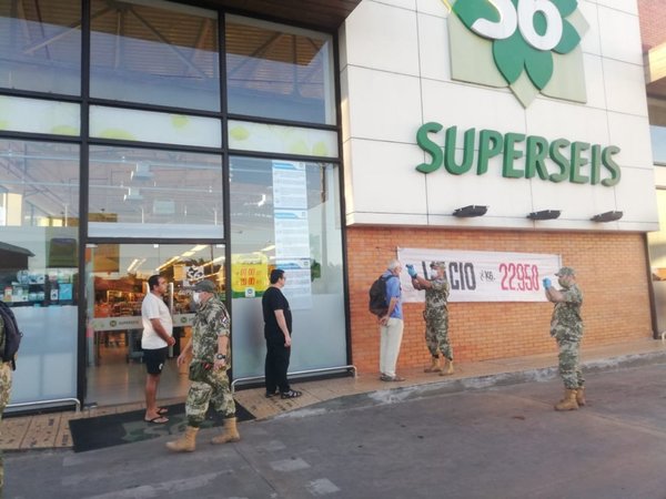 ¿Cuáles son los sectores exceptuados de la restricción total?