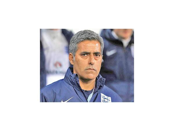 Dimite médico de la selección inglesa
