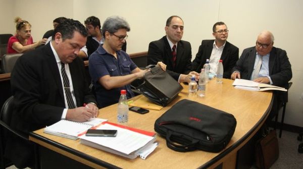 Piden que la Corte sancione a Camilo y Guachiré por chicanear en juicio oral - Política - ABC Color