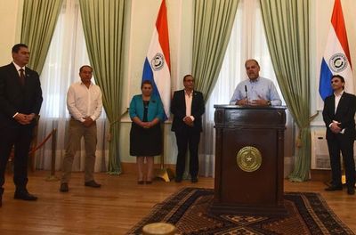 Gobierno prevé   entregar 300.000 kits  de alimentos a trabajadores - Política - ABC Color