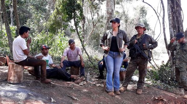 Prisión para detenidos por invasión y tala en Morombí - Economía - ABC Color
