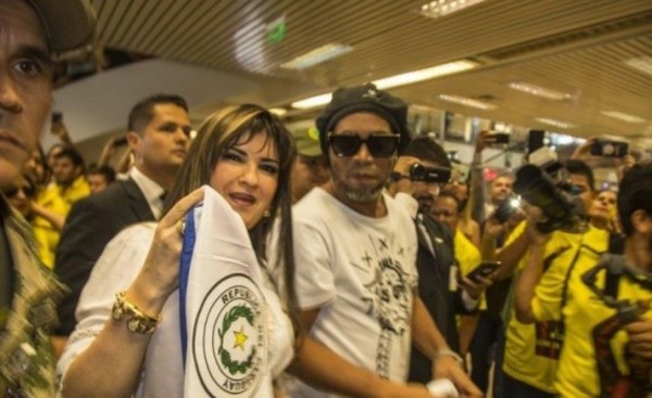 Caso Ronaldinho: Solicitan orden de captura internacional para Dalia
