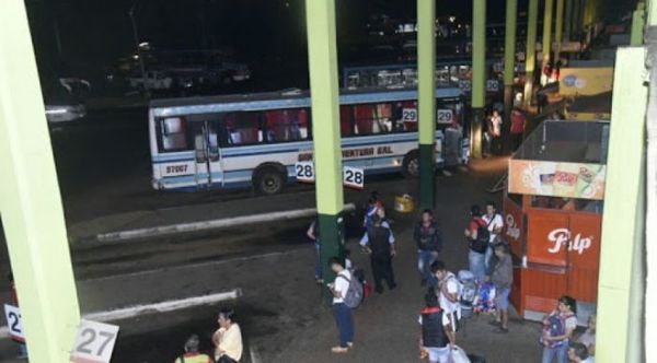 Cierran la Terminal de Ómnibus de Asunción para evitar éxodo masivo al interior
