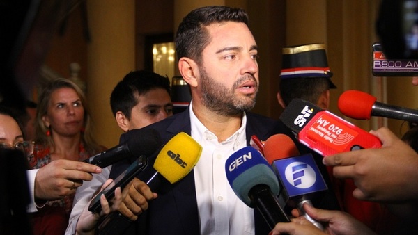 Analizan recortar gastos innecesarios de diputados y destinar a Salud Pública