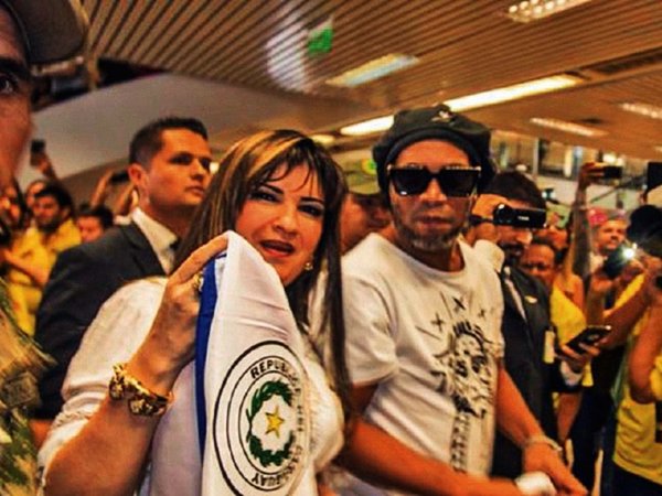 Caso Ronaldinho: Fiscalía pide orden de captura internacional para Dalia López
