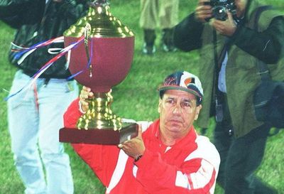 El día que Juan Zacarías marcó historia por duplicado en Colegiales - Fútbol - ABC Color