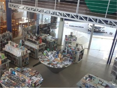 Se derrumbó parte de la librería El Lector