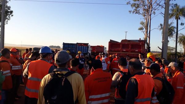 Pese a amenazas de despidos, obreros deciden ir a paro para acoplarse a cuarentena - Paraguay Informa
