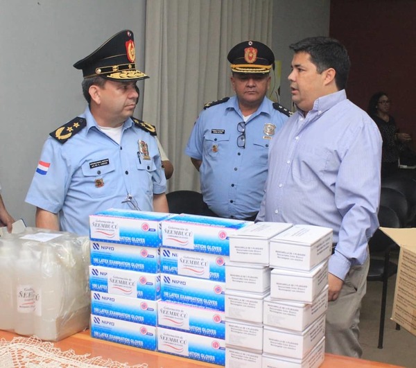 Gobernador entregó insumos de protección a policías de Ñeembucú | .::Agencia IP::.
