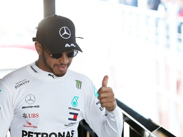 Hamilton desmiente que tenga coronavirus