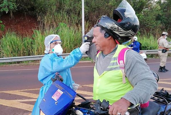 Largas filas por controles sanitarios en Hernandarias - ABC en el Este - ABC Color