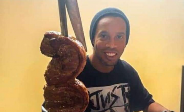 HOY / Recibe sus cuarenta años tras las rejas y con una pálida porción de asado