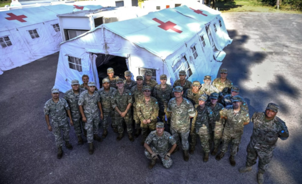 HOY / Montan hospital en un campo militar en Argentina