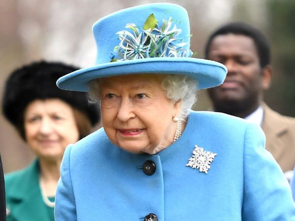 La cuarentena de la reina y el príncipe, sin baile en el MET y un romance…