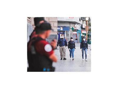 Argentina reporta cuarta muerte y pide cumplir con aislamiento