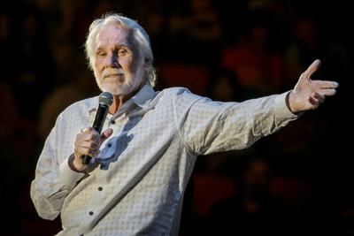Murió el músico Kenny Rogers, icono del country