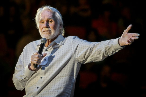 Murió el músico Kenny Rogers, icono del country