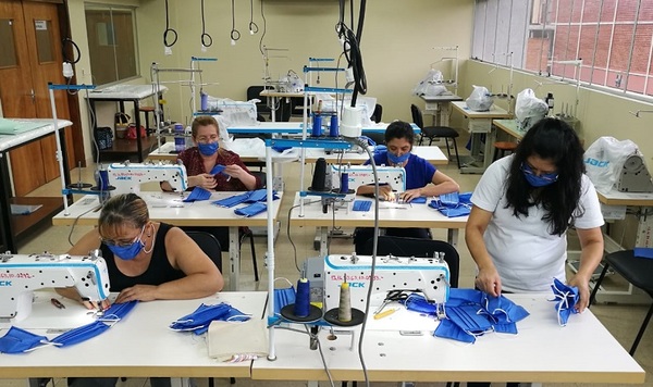 SNPP fabrica tapabocas para Salud Pública