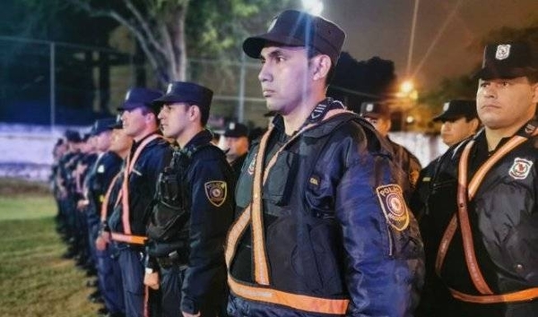 HOY / Policías no reciben guantes ni tapabocas y se exponen a contagio de coronavirus, denuncian familiares