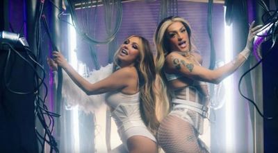 Thalía y Pabllo Vittar, sensuales y nada cohibidas en su sencillo
