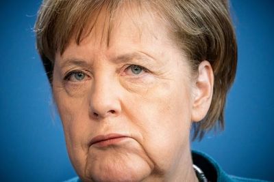 Merkel, en cuarentena tras contacto con un contagiado
