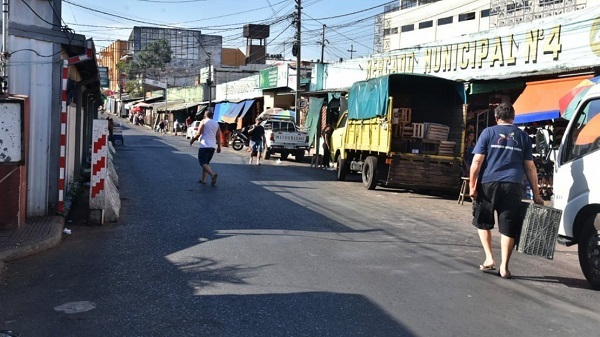 Cierran calles en zona del Mercado 4