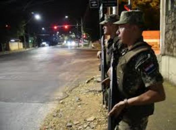 Covid-19: Desde hoy pueden circular solo 2 personas por vehículo