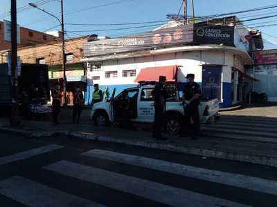 Coronavirus: Bloquean las calles aledañas al Mercado 4 hasta las 18:00 horas » Ñanduti