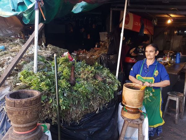 Policía “aprieta más” en Asunción y el comercio es casi nulo en el Mercado 4 - Nacionales - ABC Color