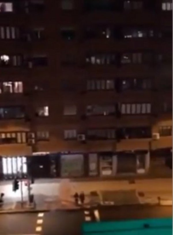 Desde su balcón en Madrid hizo vibrar corazones con "Mi Paraguay"