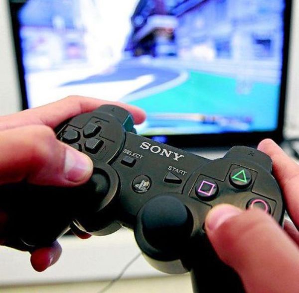 Niños y jóvenes aguardan con ansias la nueva consola de videojuegos - Periodismo Joven - ABC Color