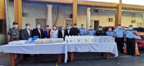 Donaron insumos sanitarios a la Policía Nacional