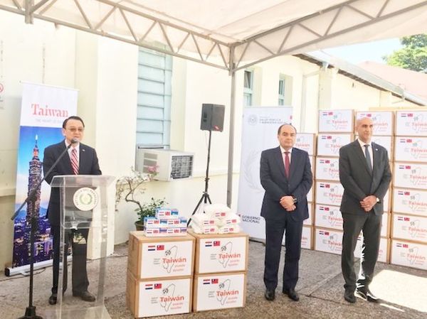Embajador de Taiwán sobre donación de insumos: "Es una muestra de solidaridad para el personal de blanco de Paraguay" » Ñanduti