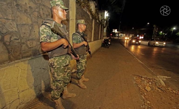 HOY / Más militares en las calles: “Si se tiene que ser rudo, así será...”