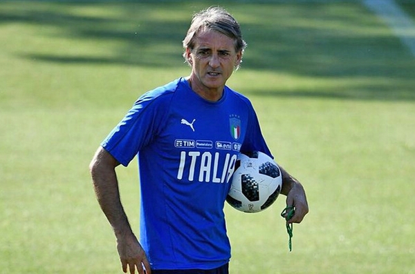 Roberto Mancini anima a los afectados por la pandemia