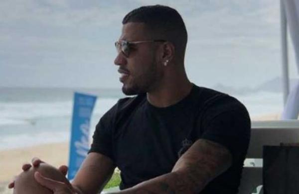 'Casi me desmayo en el baño': el duro relato de un futbolista brasileño infectado con coronavirus - C9N