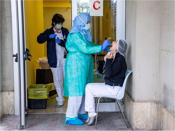 De 100.000 casos de coronavirus en 67 días a 300.000 en solo 15 días más