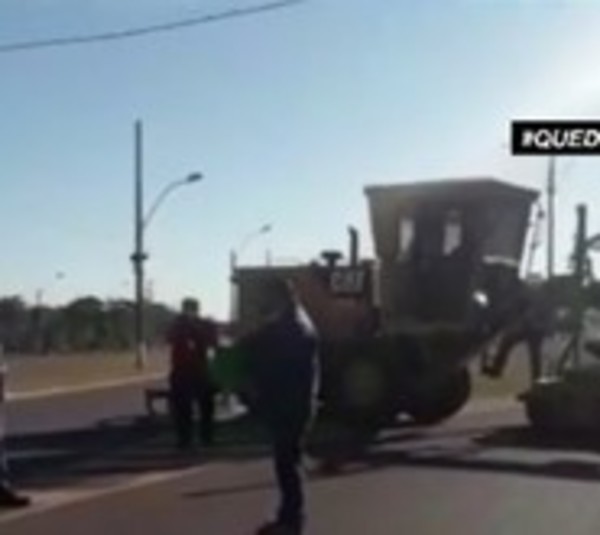 Impiden circulación de buses en San Estanislao - Paraguay.com