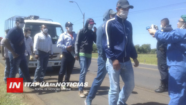 APRETADOS EN UN CAMIÓN DEBEN LLEGAR A TRABAJAR A PESAR DE LA CUARENTENA.