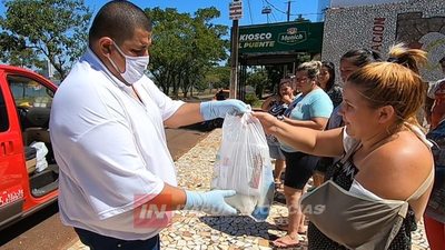 RED ENCARNACIÓN SOLIDARIA YA REPARTIÓ 300 KITS DE VÍVERES A FAMILIAS NECESITADAS