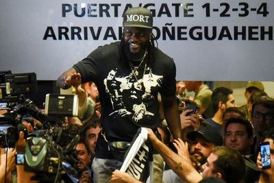“Adebayor volvió a su país” - Olimpia - ABC Color