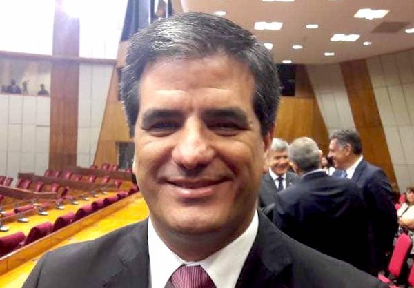 Funcionarios públicos quedan fuera del padrón